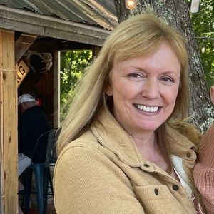 Meet your Posher, Laurie